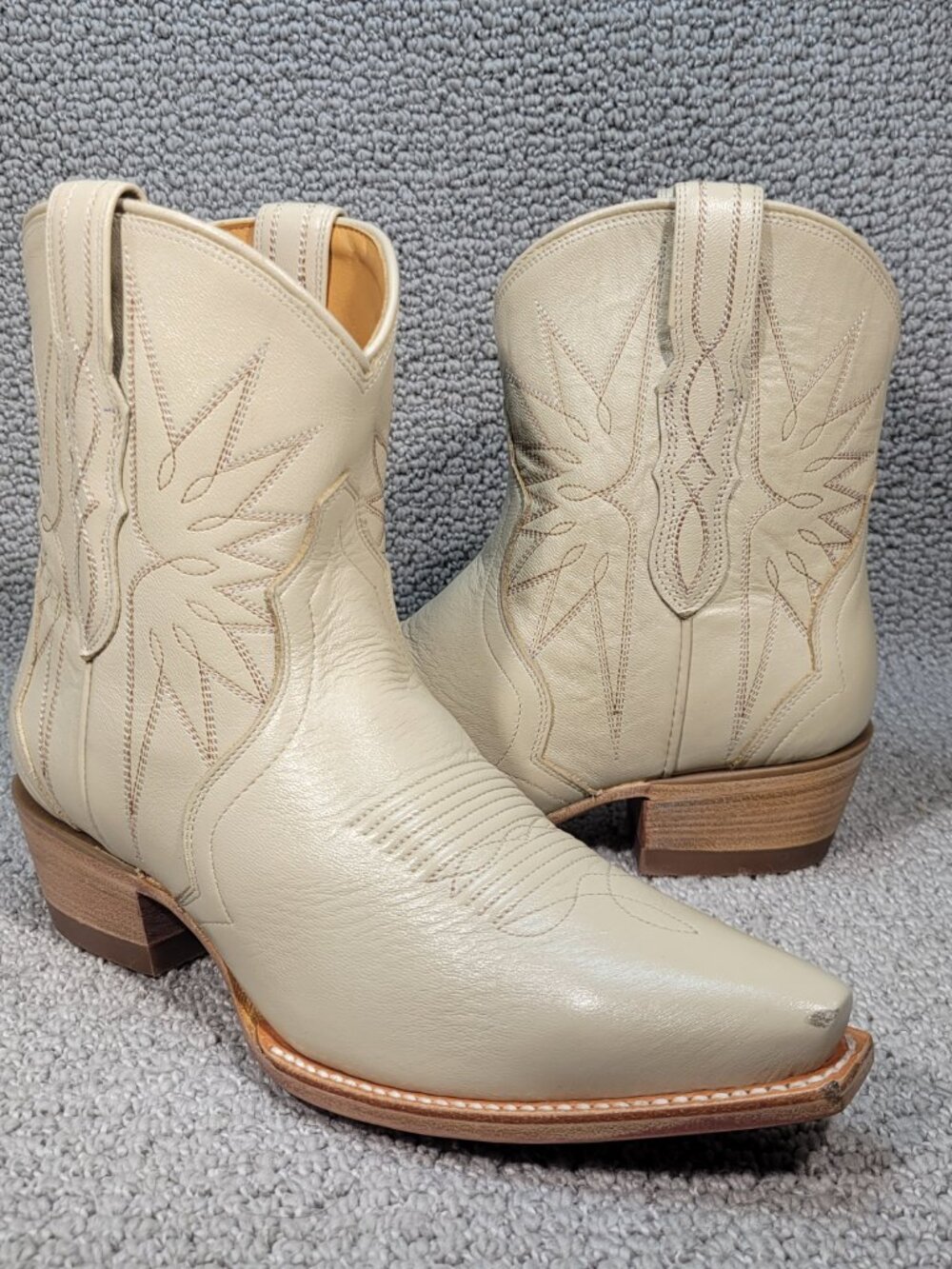 Tecovas The Lynn Women's Size 9B Cream Cowhide Bootie Boots